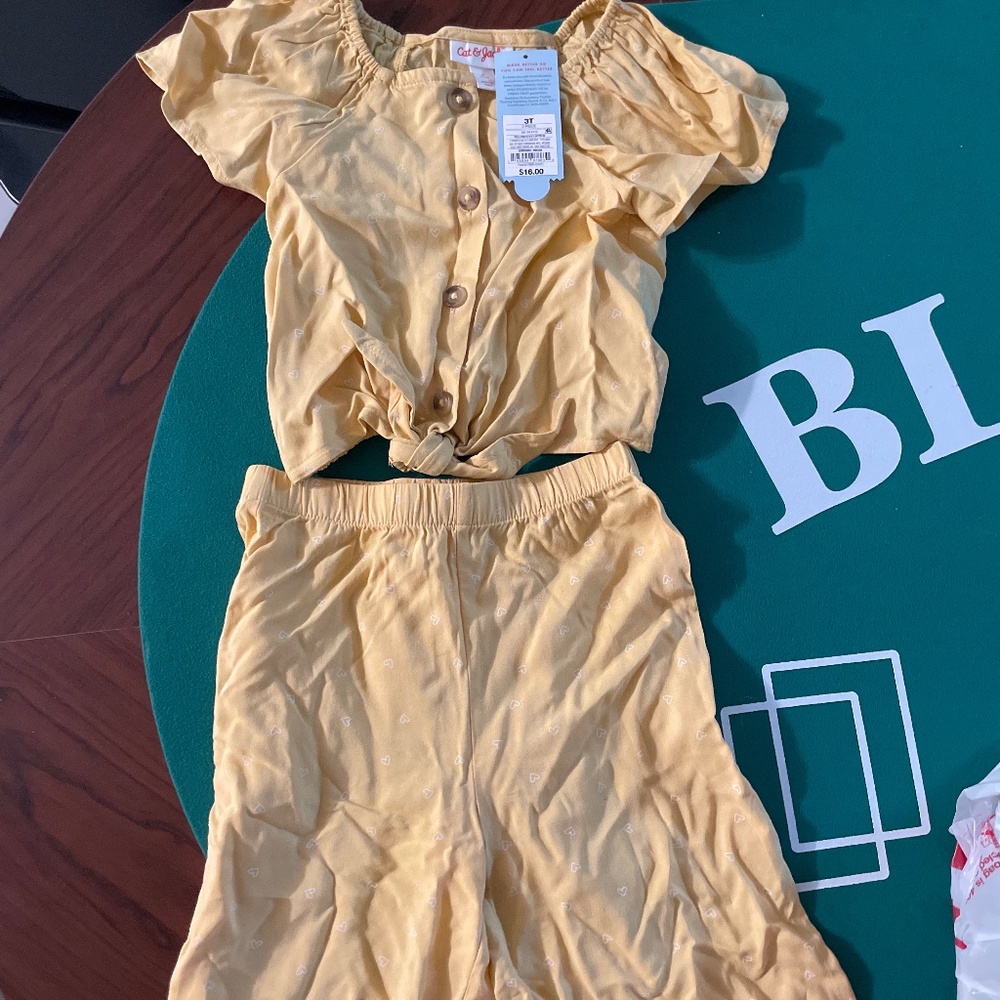 NEW! Toddler 3T 2-piece set